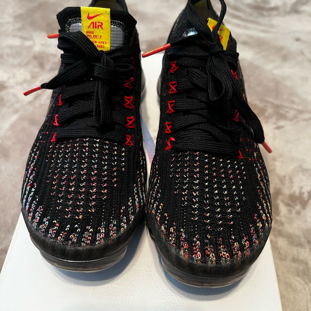 Nike Air Vapormax Flyknit 3 - Picture 2 of 8